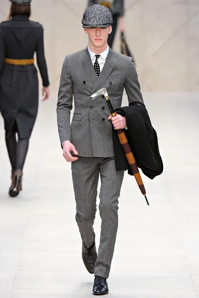Look 17